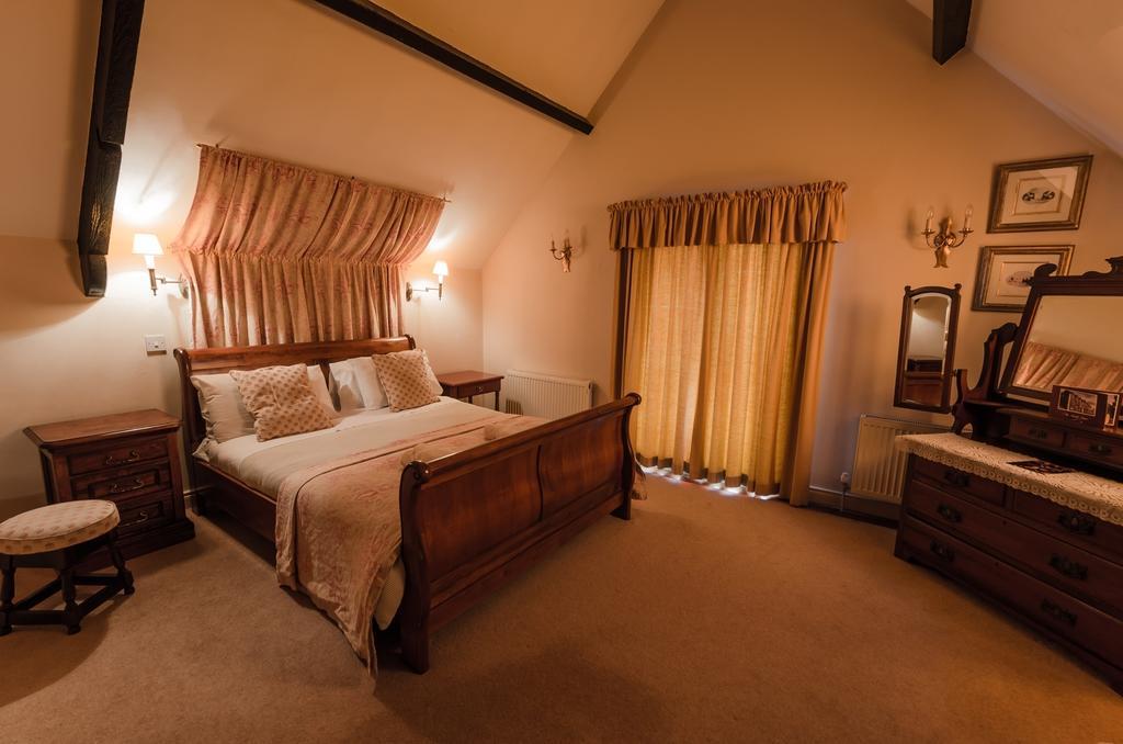 Meath Arms Country Inn Aughrim Rom bilde
